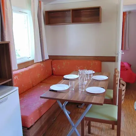 Mobil-home Spacieux Pour 6 Pers Avec Terrasse - Api-1-52-603 营地